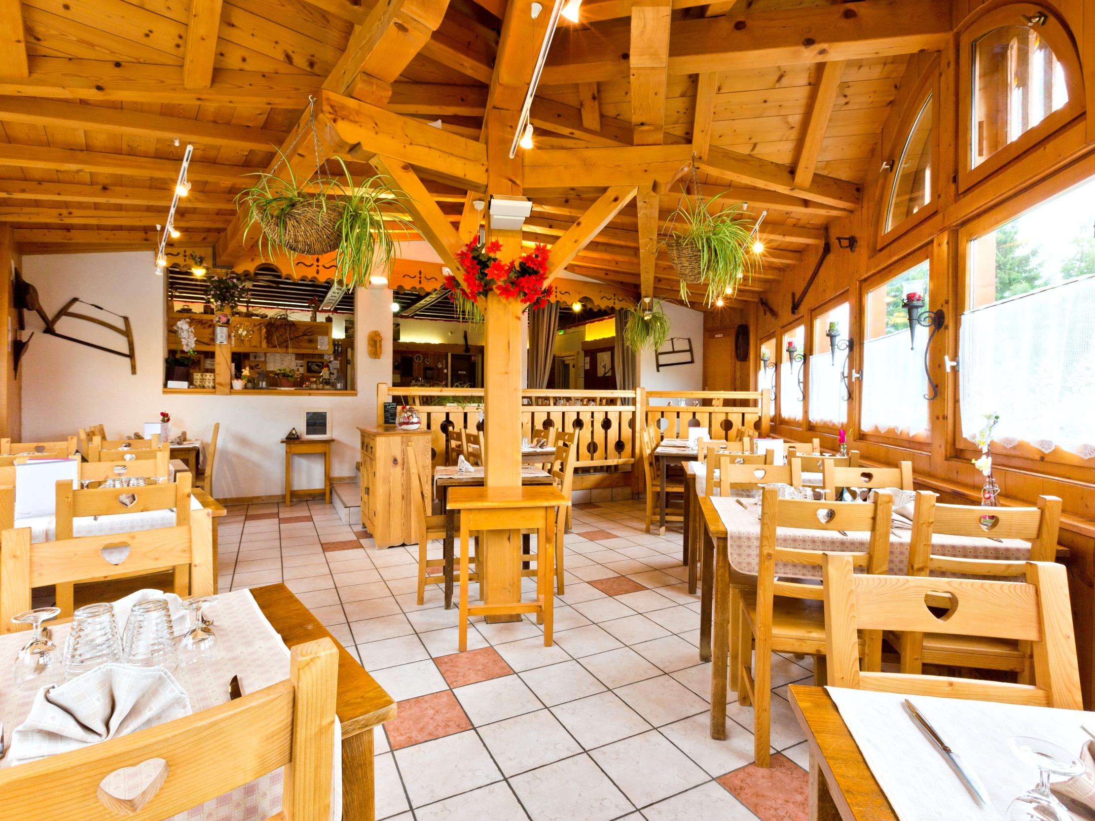 hotel-la-boule-de-neige-restaurant-samoens-736792